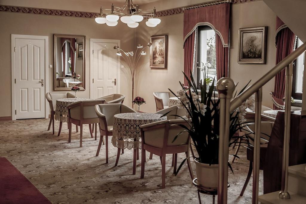 Palazzo Adler Bed & Breakfast Swarzedz Luaran gambar