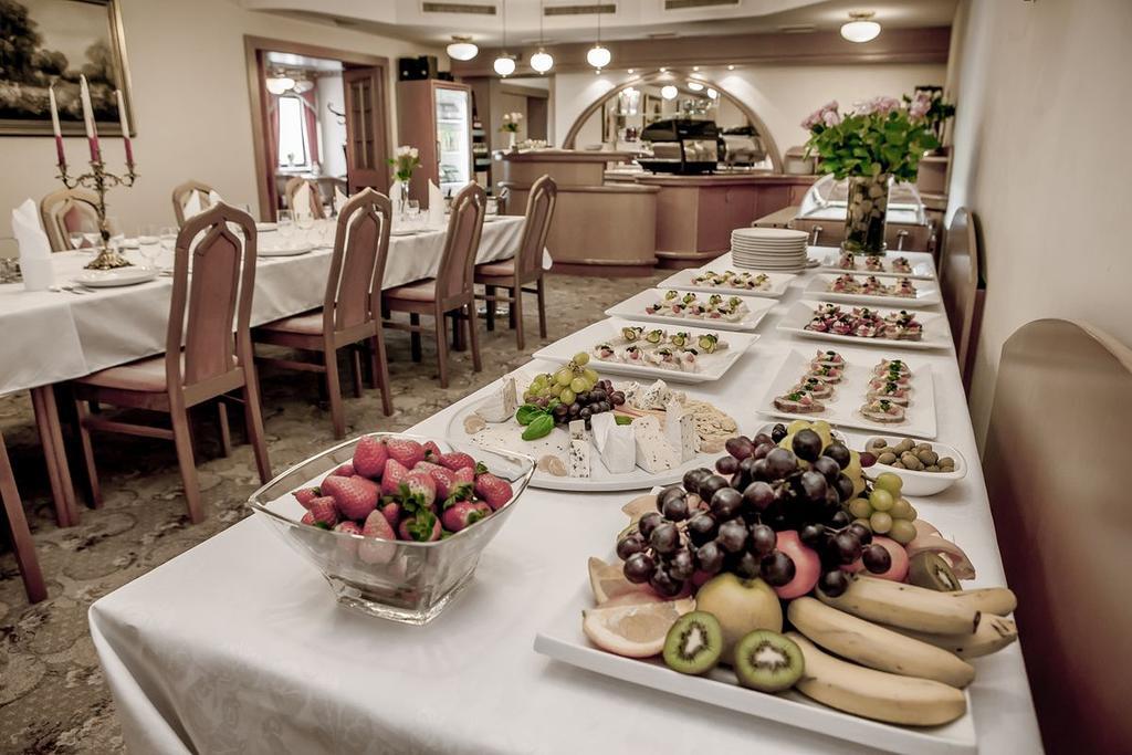 Palazzo Adler Bed & Breakfast Swarzedz Luaran gambar