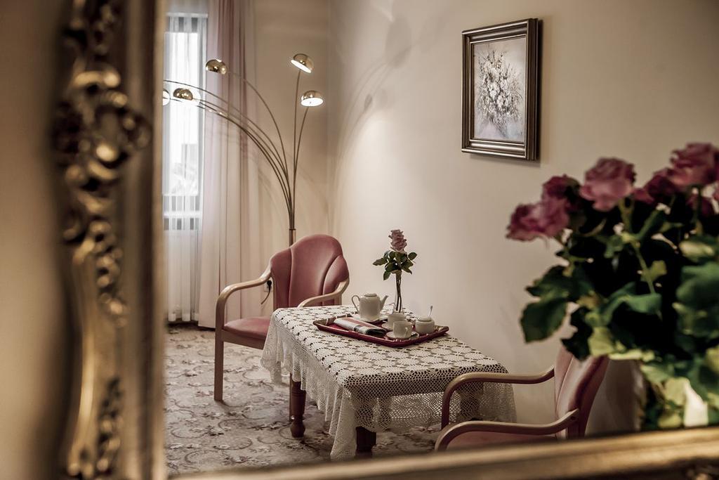 Palazzo Adler Bed & Breakfast Swarzedz Luaran gambar