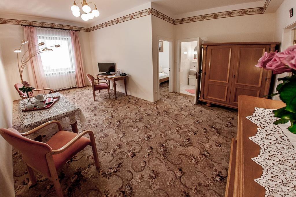 Palazzo Adler Bed & Breakfast Swarzedz Luaran gambar