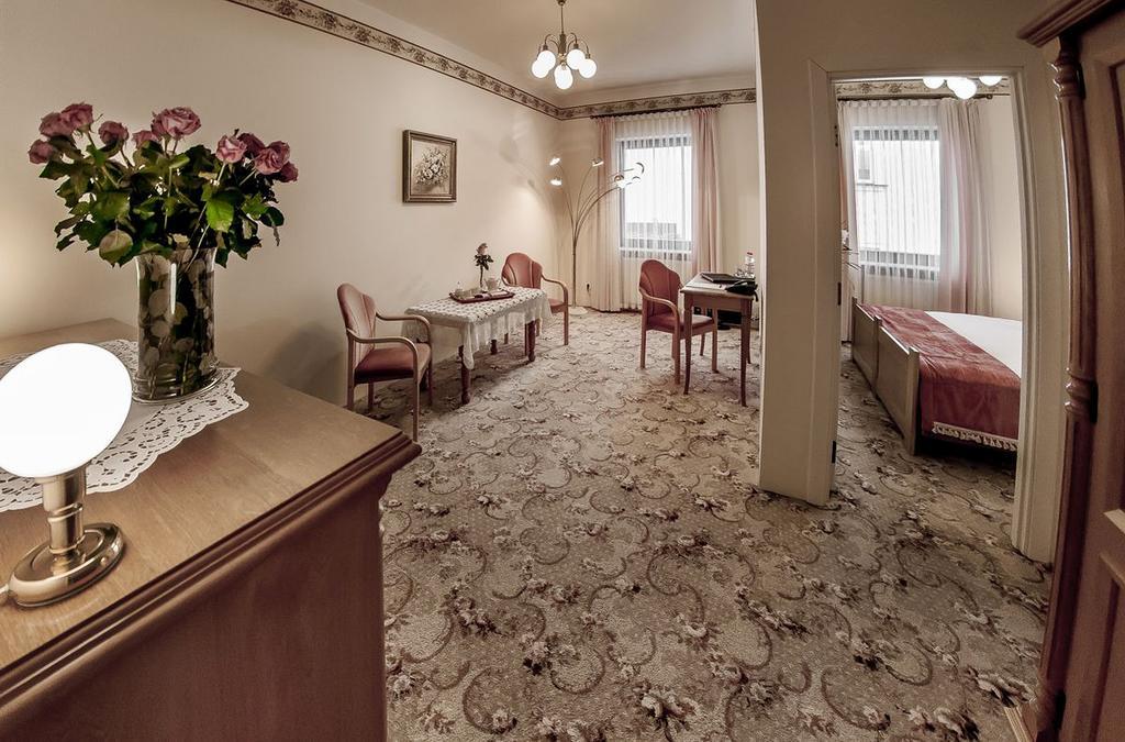 Palazzo Adler Bed & Breakfast Swarzedz Luaran gambar