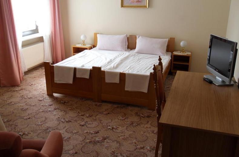 Palazzo Adler Bed & Breakfast Swarzedz Bilik gambar